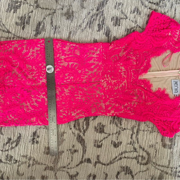 Dress - Picture 7 of 9